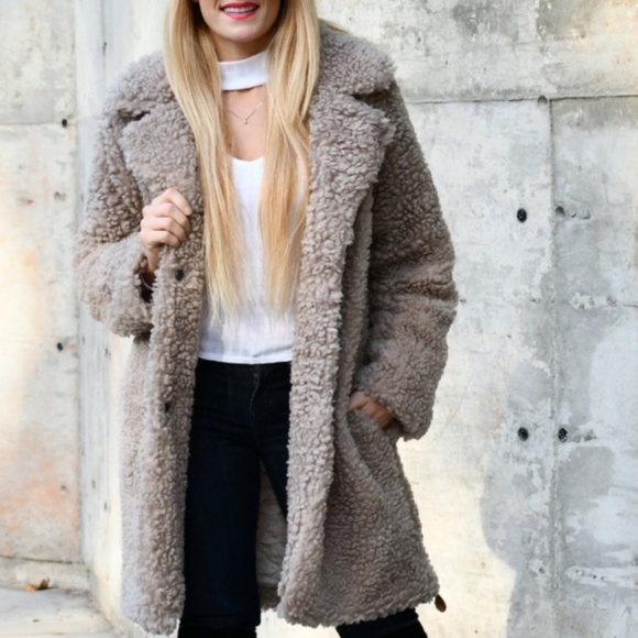 STATEMENT Faux Fur Coat - Picture 3 of 3